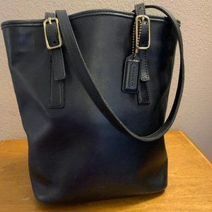 Coach leather shoulder bag